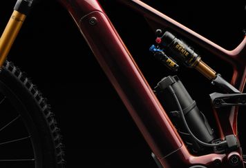 MTB-3298_MY24_LEVO_SW_RANGE-EXTENDER-DETAIL_0970_V2_1080x1350-20250224-235046